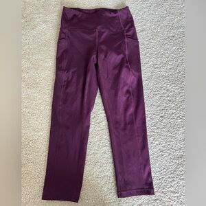 Maroon work out leggings with pockets